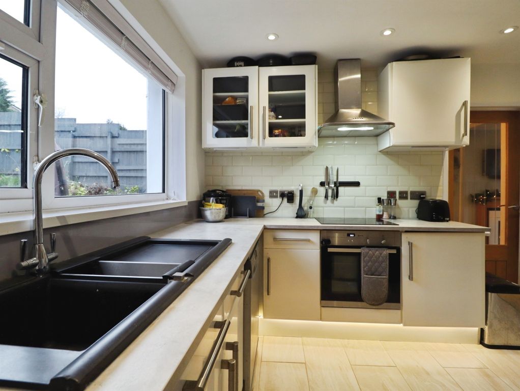 Property photo 2 of 27