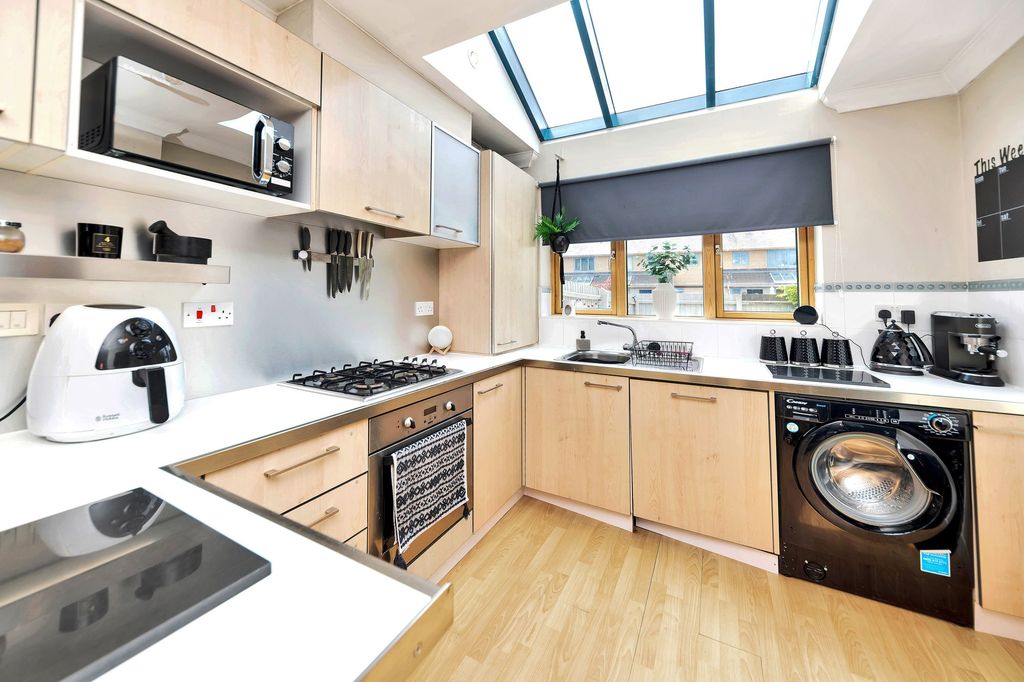 Property photo 1 of 16