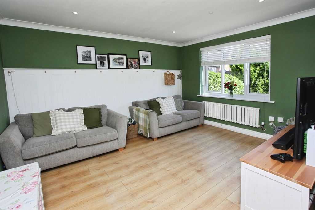 Property photo 2 of 25