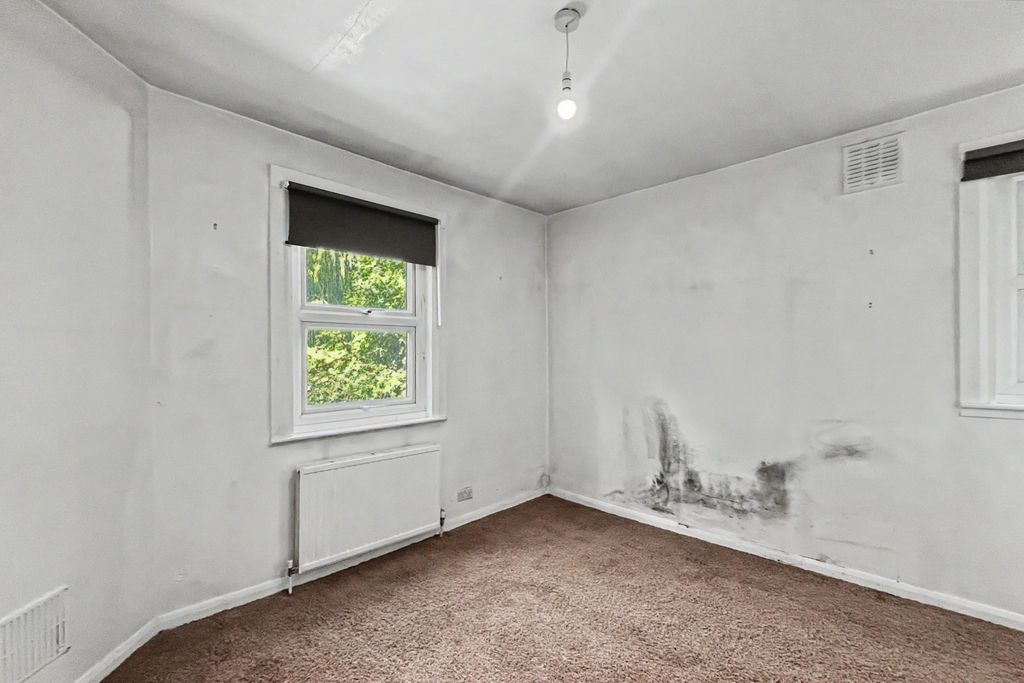 Property photo 3 of 14 2C Thurlby Road, West Norwood, London, Se27 0Rl