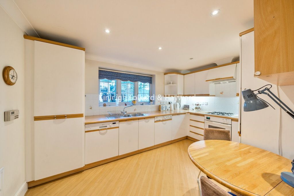 Property photo 2 of 18 Picture No. 07