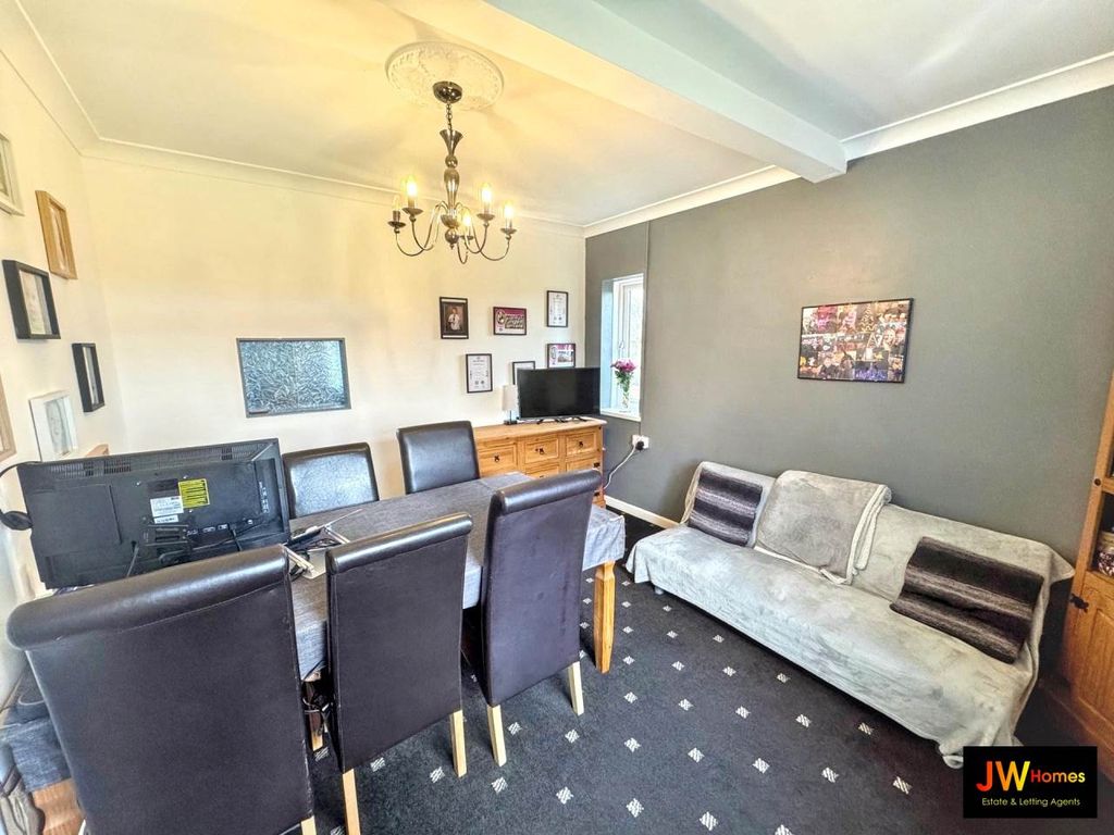 Property photo 3 of 15 Dining Room (6)