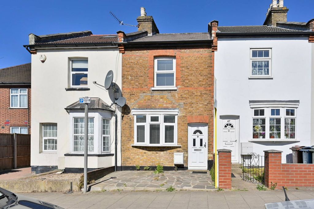 Property photo 2 of 17