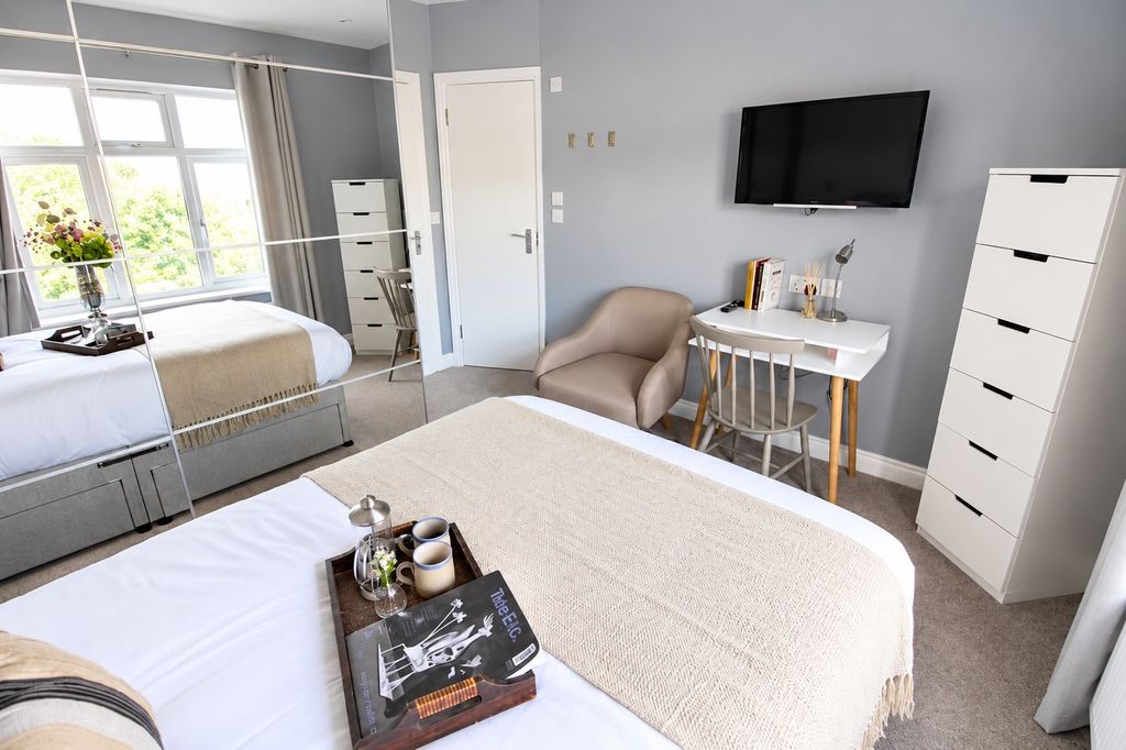 Property photo 2 of 6 3754801