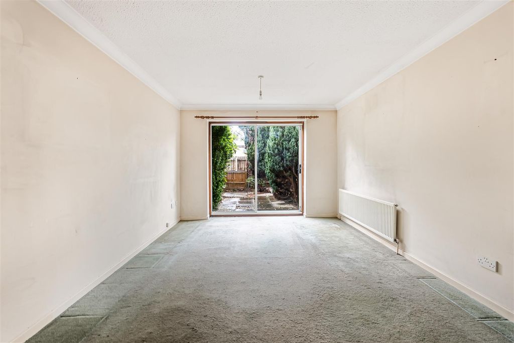 Property photo 3 of 14 10_84845.Jpg