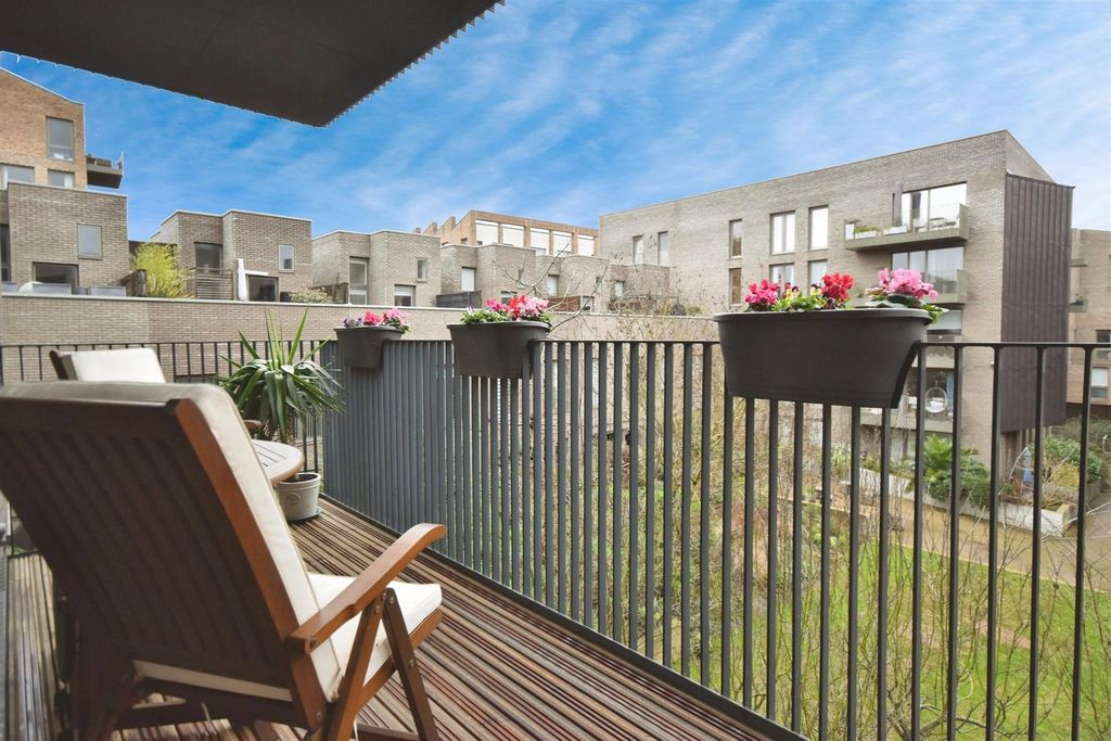 Property photo 3 of 12