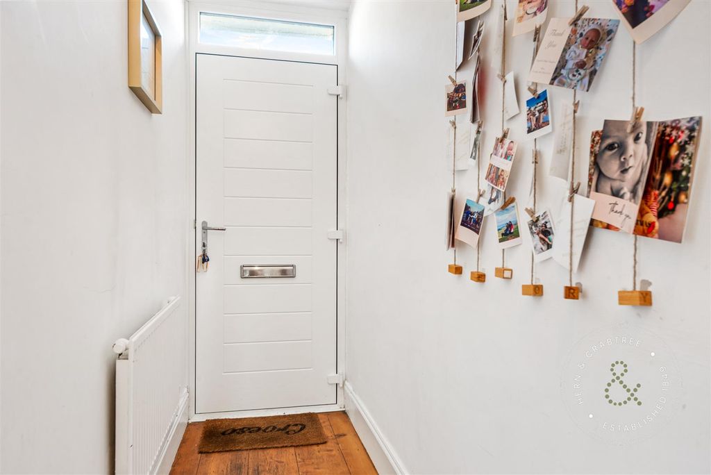 Property photo 3 of 29 Glamorgan-Street-04.Jpg