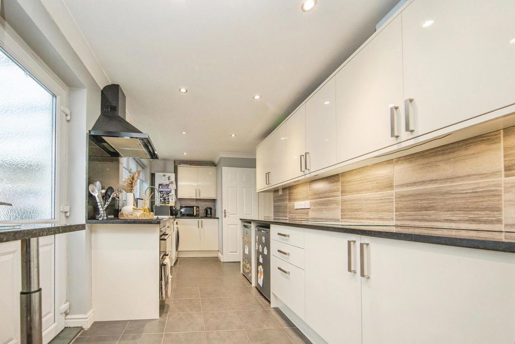 Property photo 3 of 23 Pbox-Img.Jpg