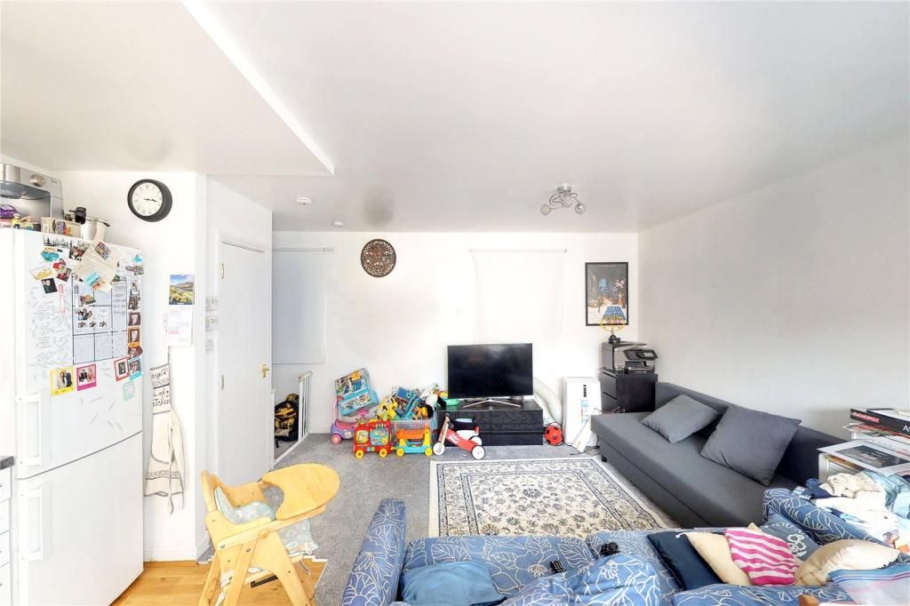 Property photo 3 of 11