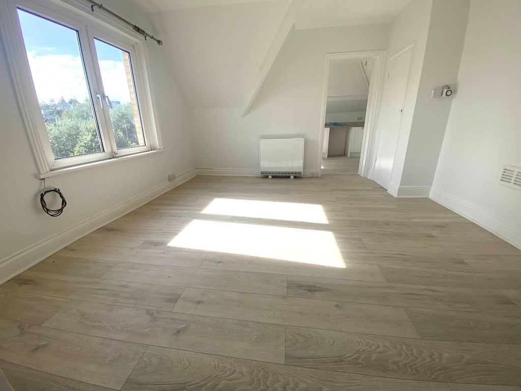 Property photo 3 of 25