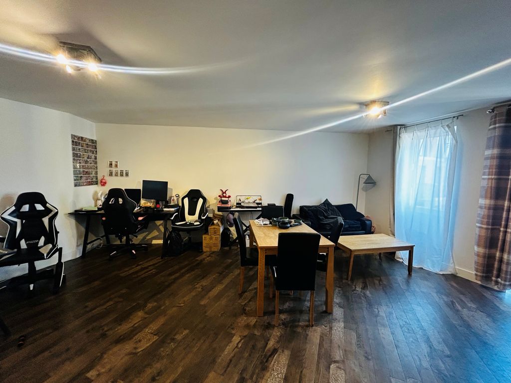Property photo 1 of 4