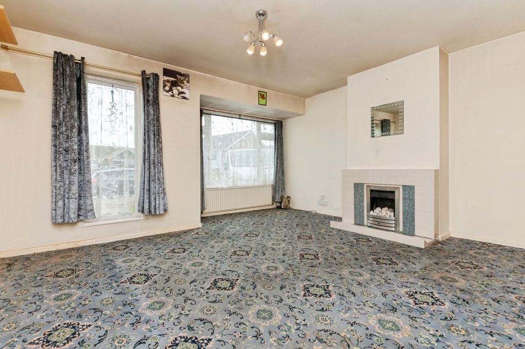 Property photo 2 of 17 Living Room