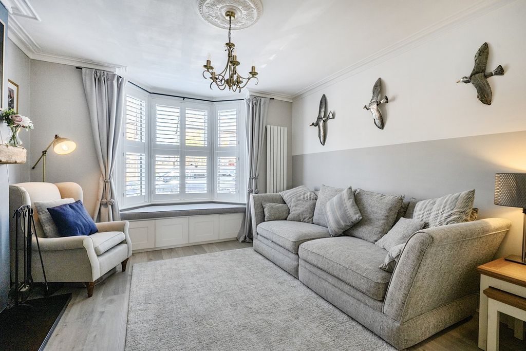 Property photo 3 of 22