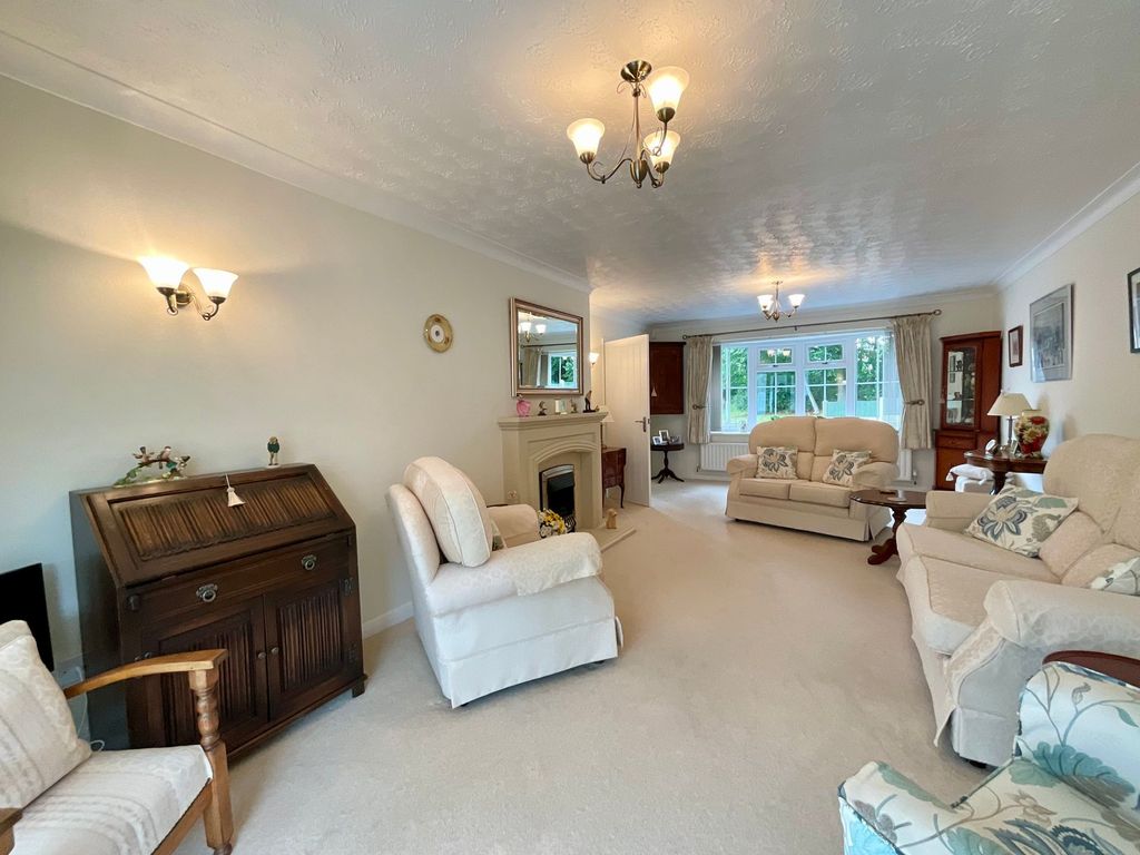 Property photo 2 of 26