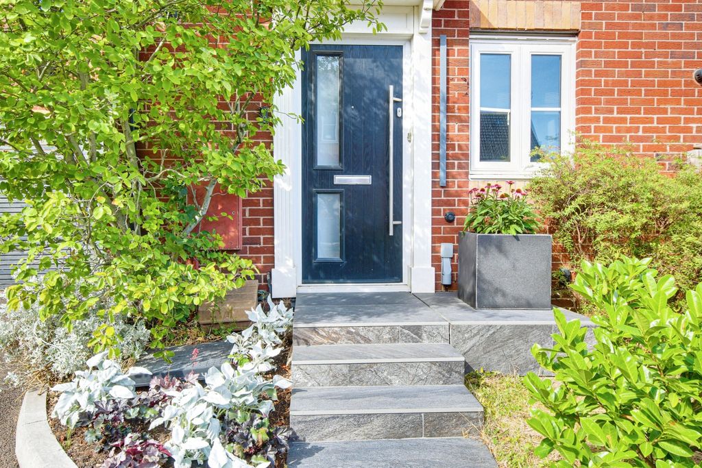Property photo 1 of 27