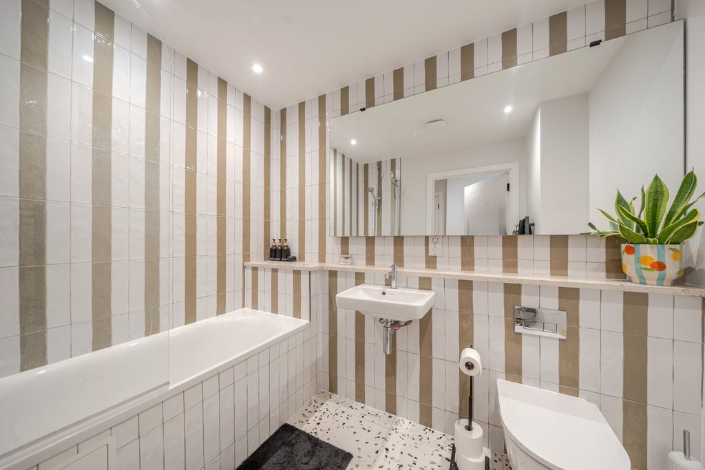 Property photo 3 of 19 Picture No. 11