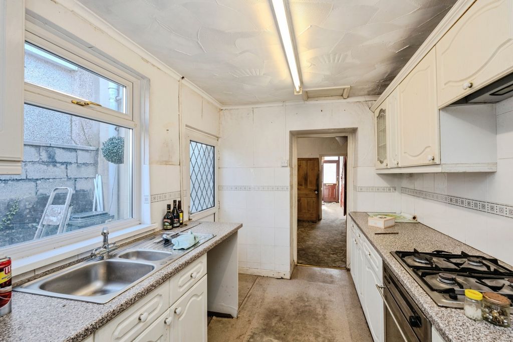 Property photo 3 of 17 Photo