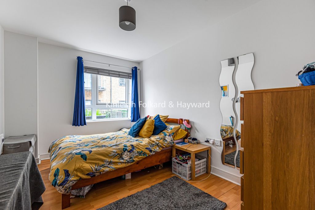 Property photo 2 of 8 Bedroom