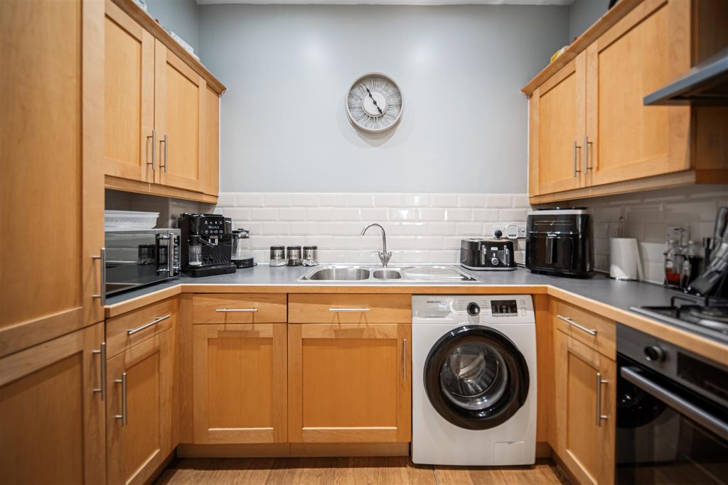 Property photo 3 of 11 St Andrews Park-08.Jpg