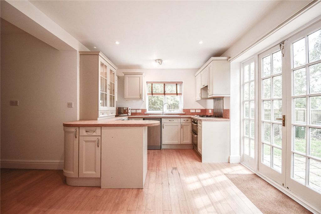 Property photo 2 of 13 Picture No. 04