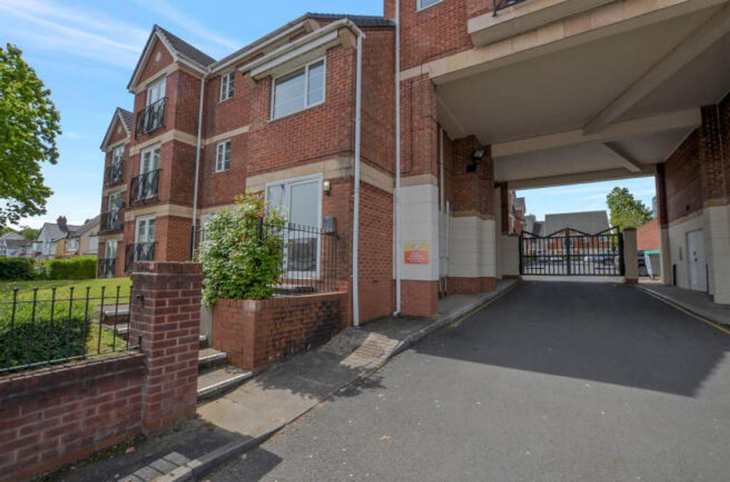 Property photo 1 of 9