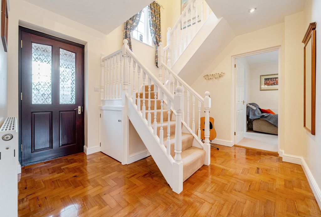 Property photo 2 of 15 1372867-4-6904B16...