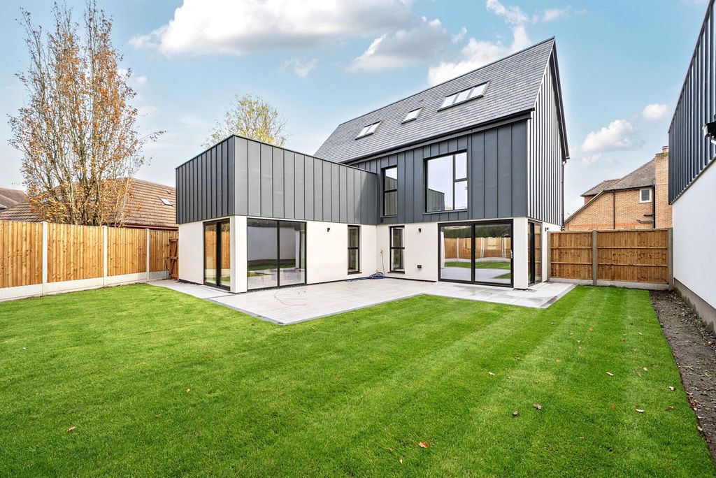 Property photo 2 of 20 Picture No. 32