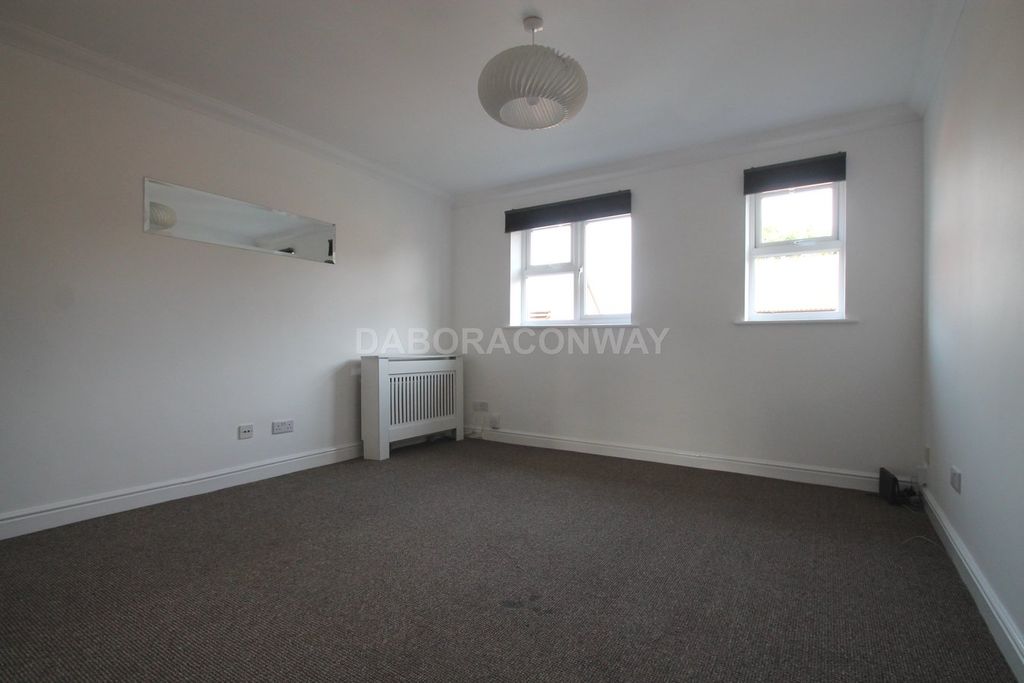 Property photo 3 of 8