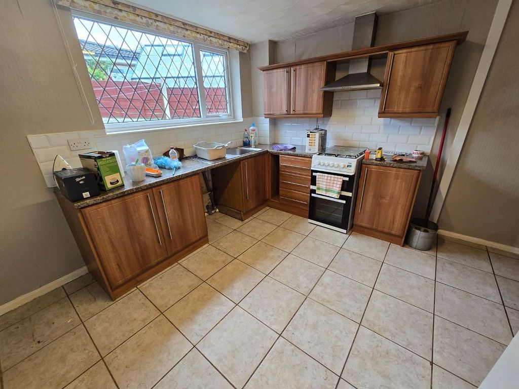 Property photo 3 of 14 Kitchen