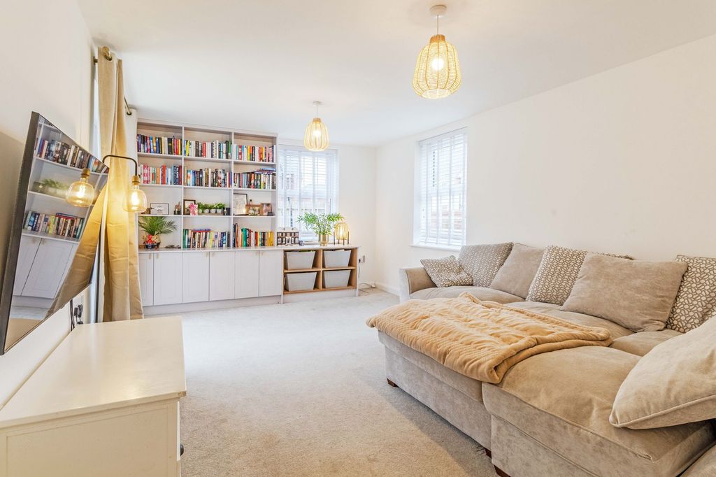 Property photo 2 of 19 Living Room