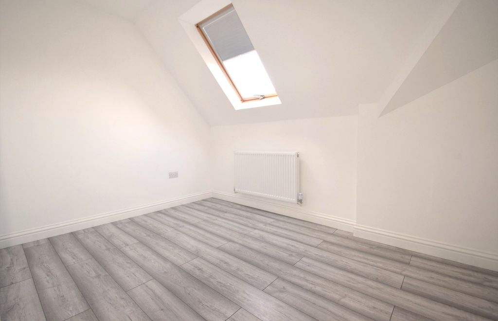 Property photo 3 of 4 5014422