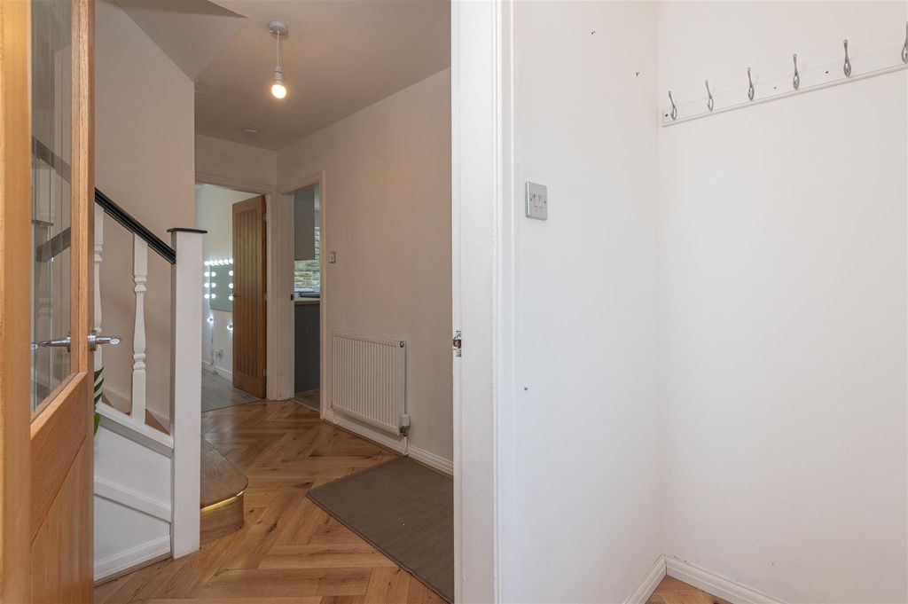 Property photo 3 of 42 09 - 4 Park Rise Wf10 4Ja.Jpg