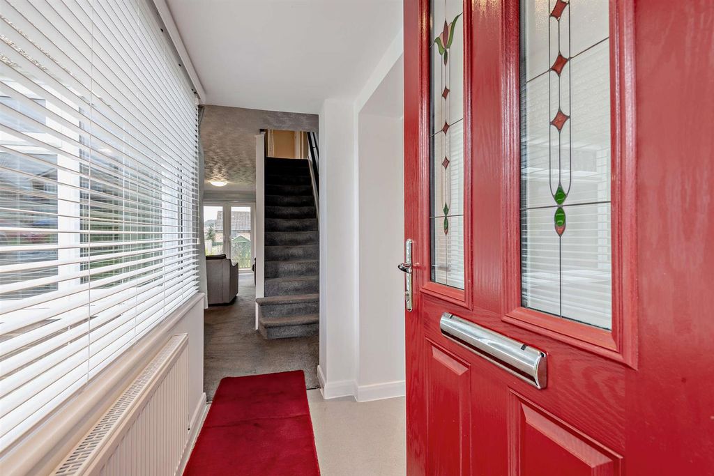 Property photo 2 of 20 Entrance Way