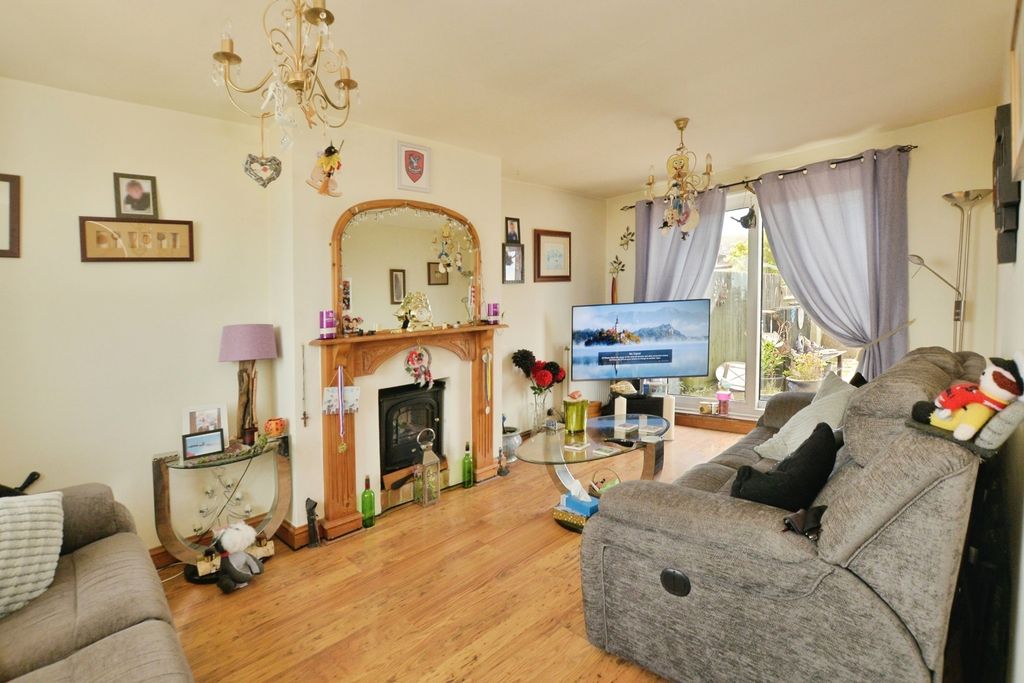 Property photo 2 of 17 Pbox-Img.Jpg