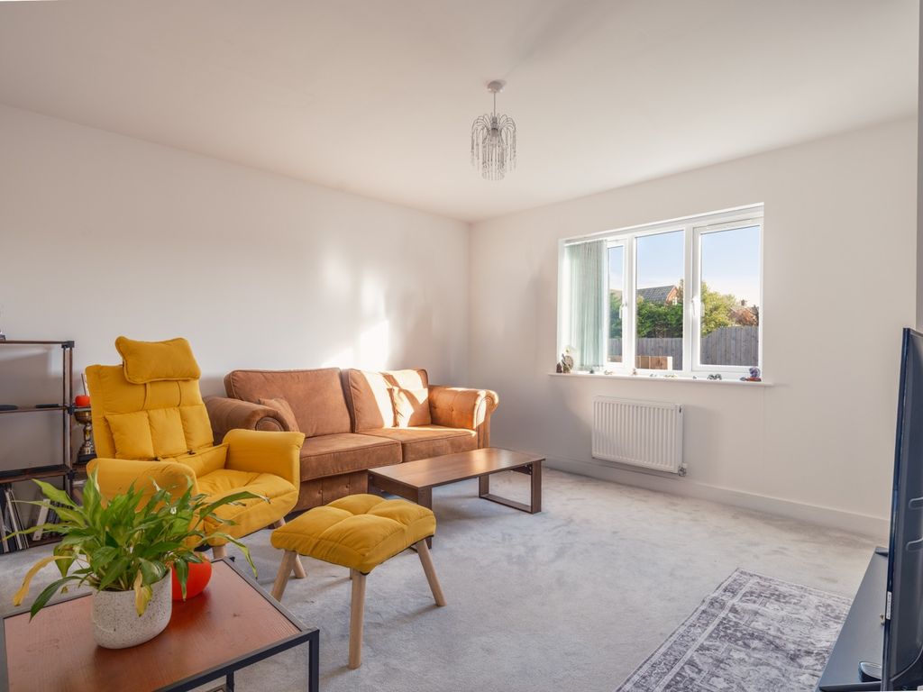 Property photo 2 of 14 5541022