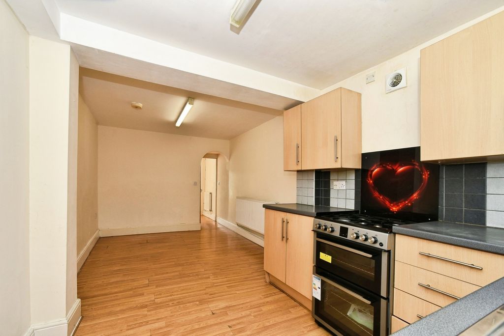 Property photo 2 of 15 Pbox-Img.Jpg