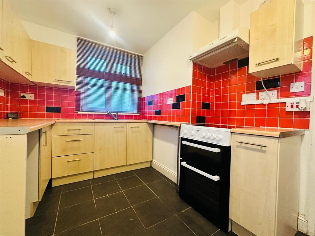 Property photo 3 of 10 Kitchen/Diner