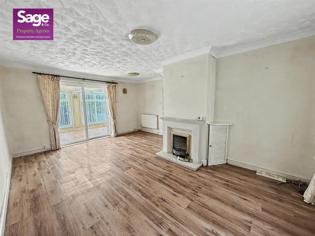 Property photo 2 of 22