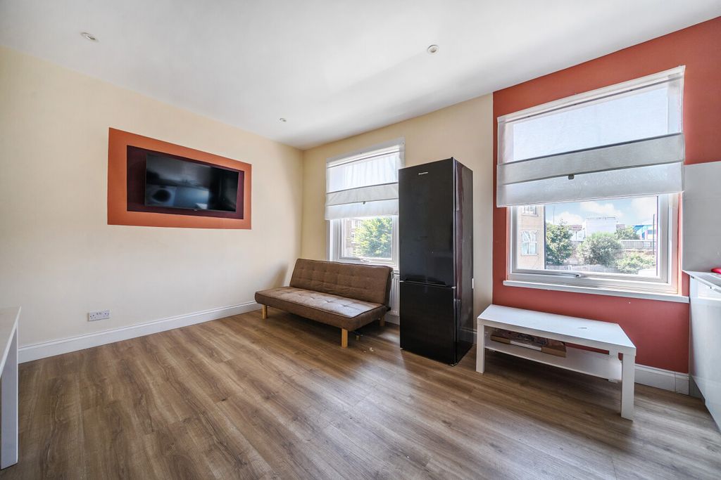 Property photo 3 of 8 1493063-13-6A4F8A...