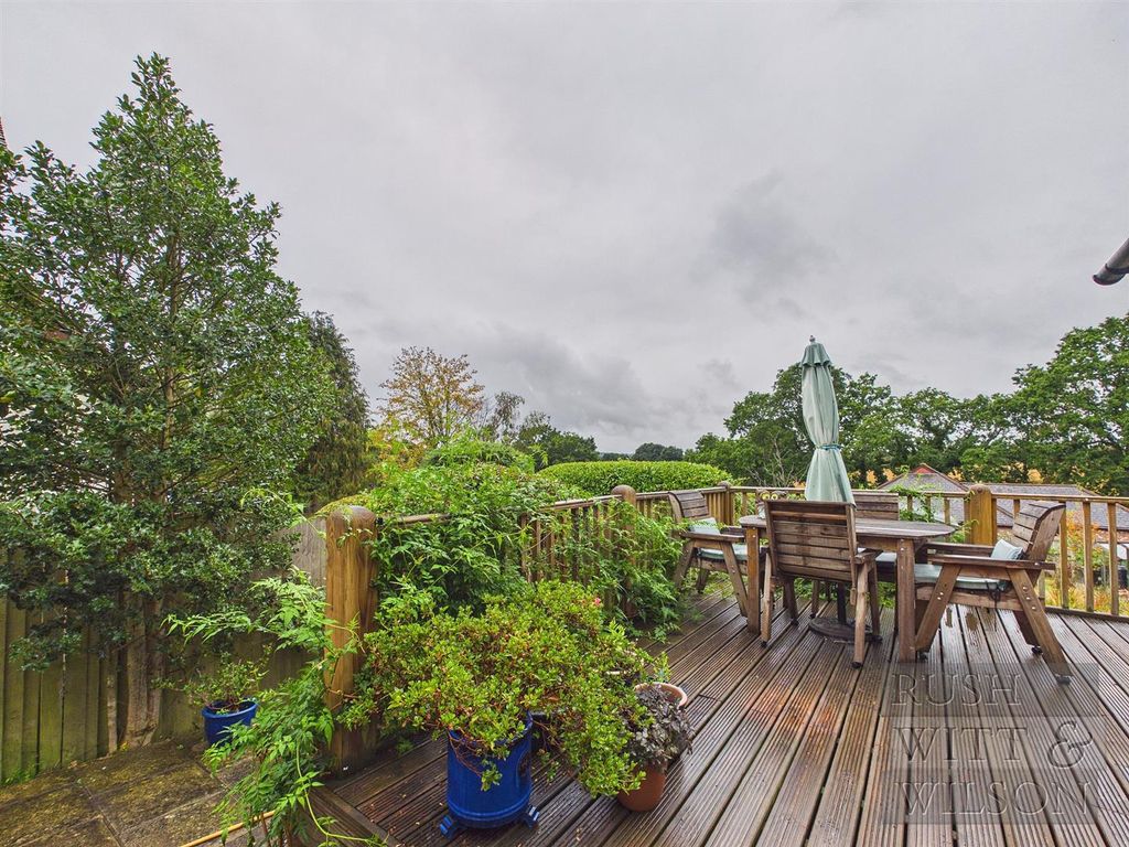 Property photo 2 of 34