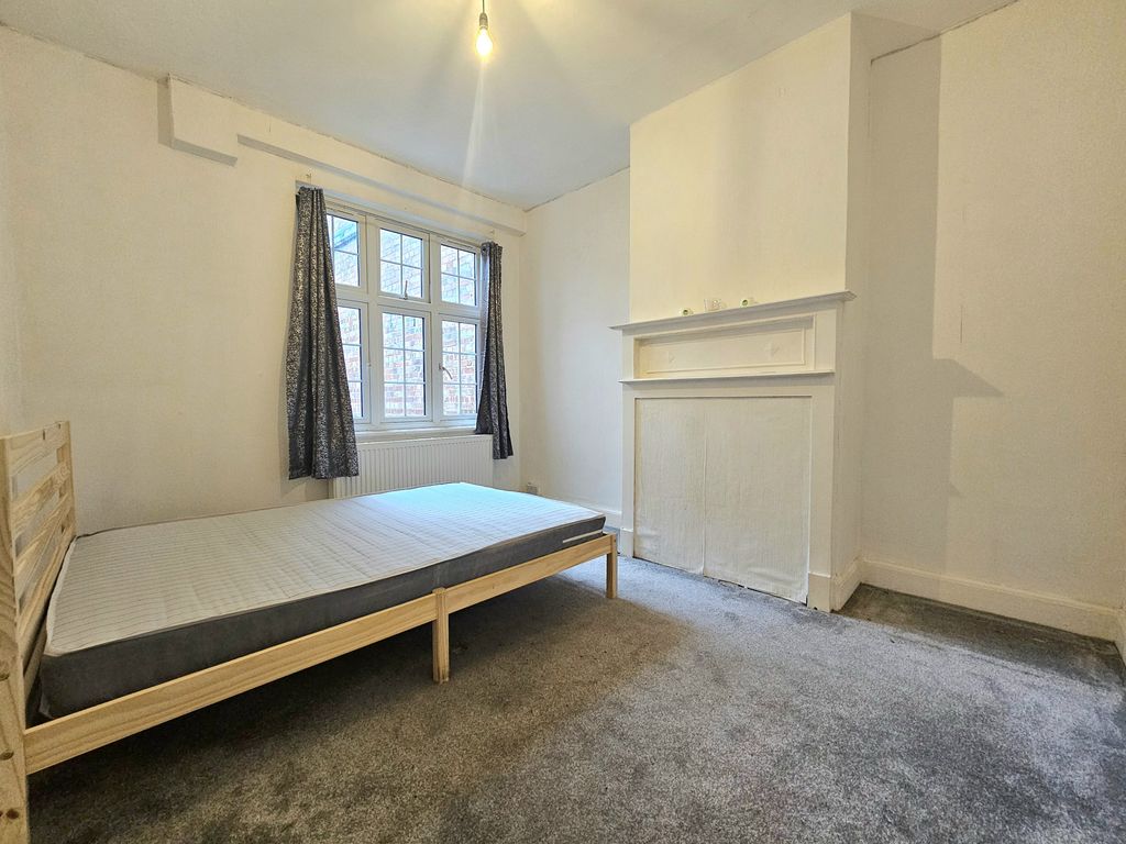 Property photo 1 of 4