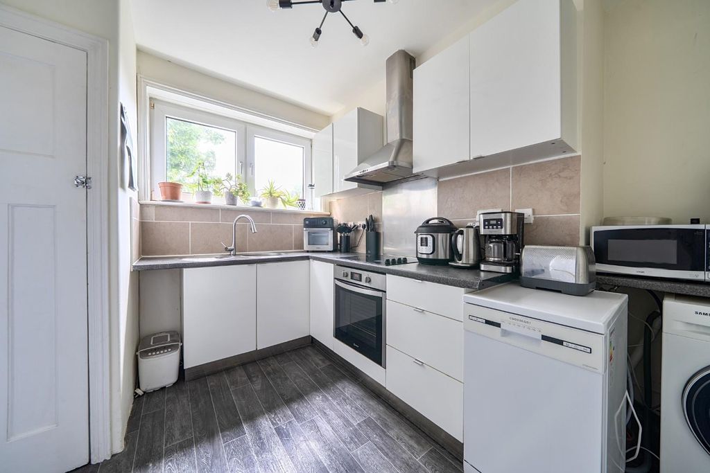Property photo 2 of 14 1458193-17-6A031Eb08F059.Jpg