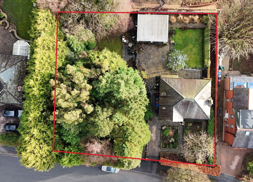 Property photo 2 of 32