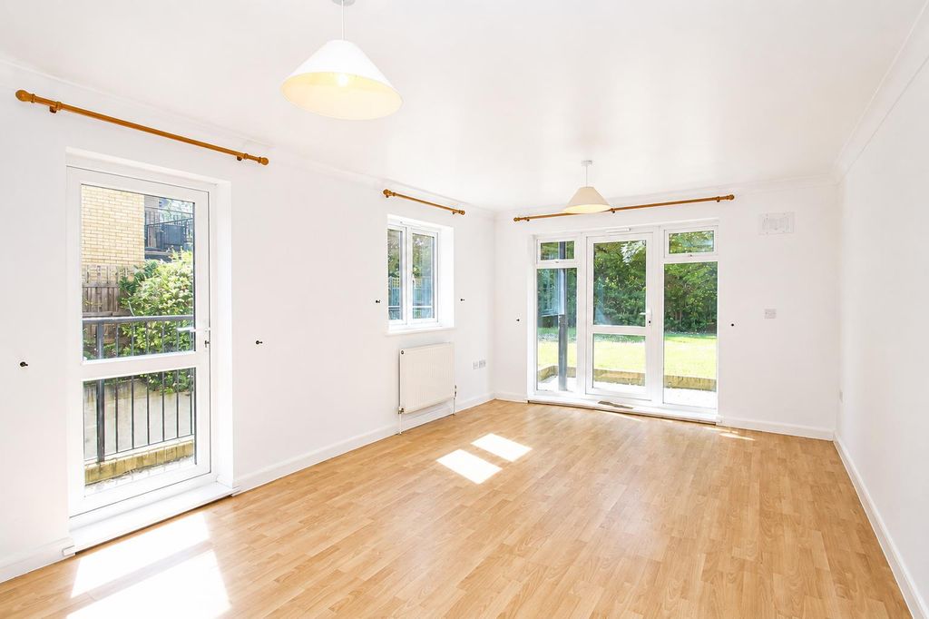 Property photo 2 of 20 Living 1.Png