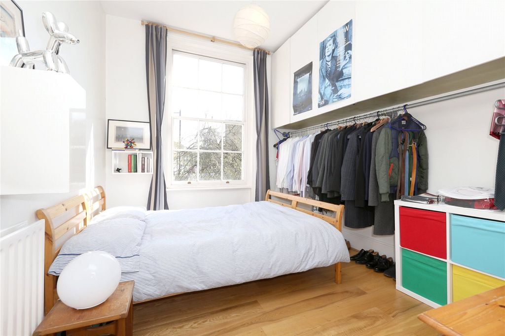 Property photo 3 of 10 Bedroom