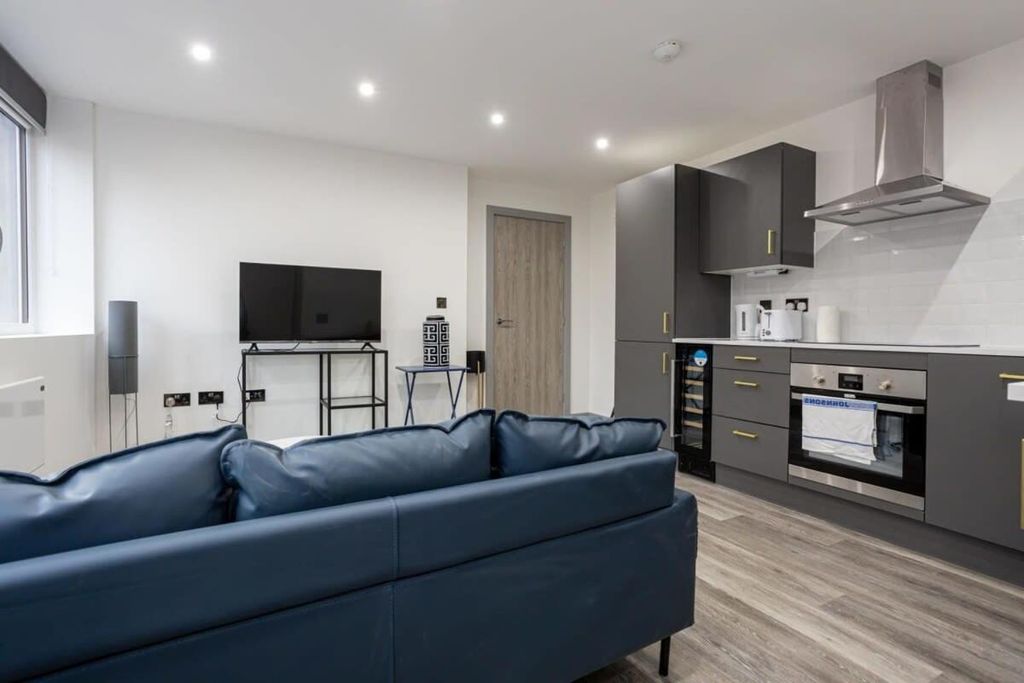 Property photo 3 of 8 8