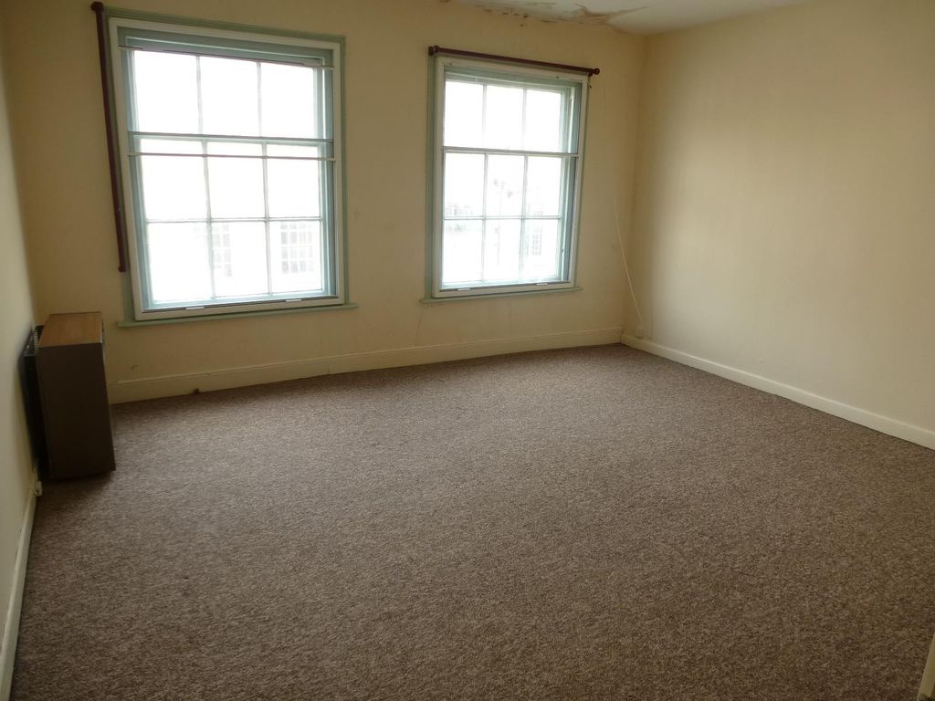 Property photo 3 of 5 Bedroom 1