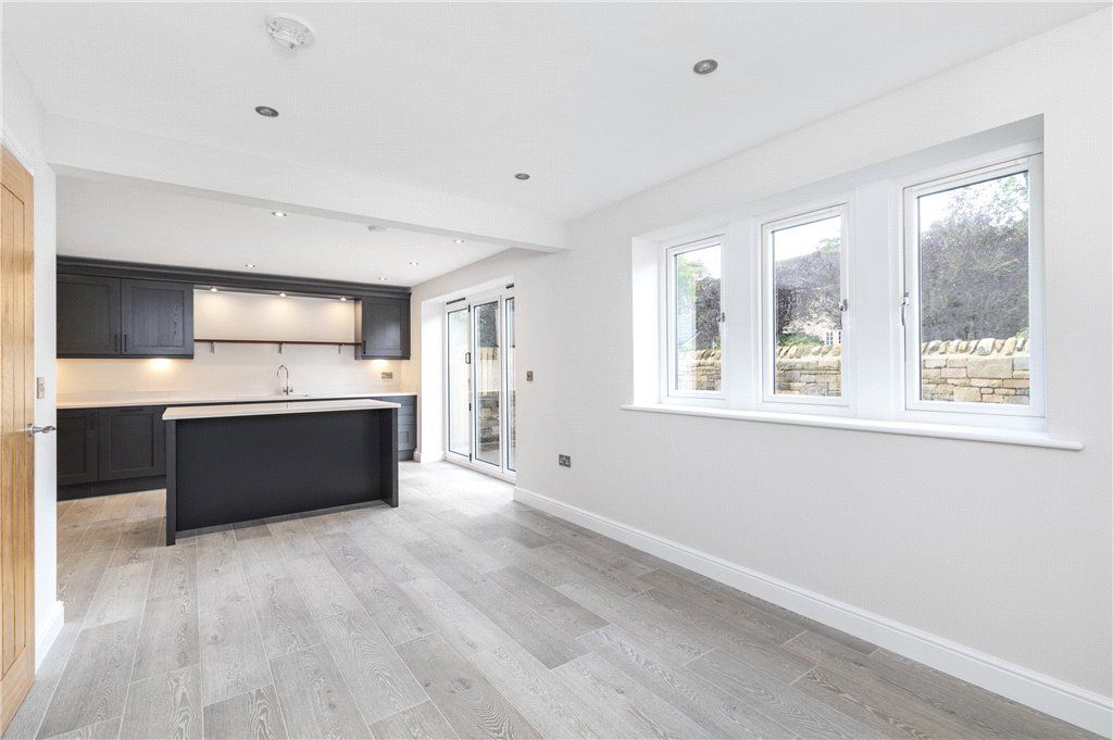Property photo 3 of 15 Kitchen Diner
