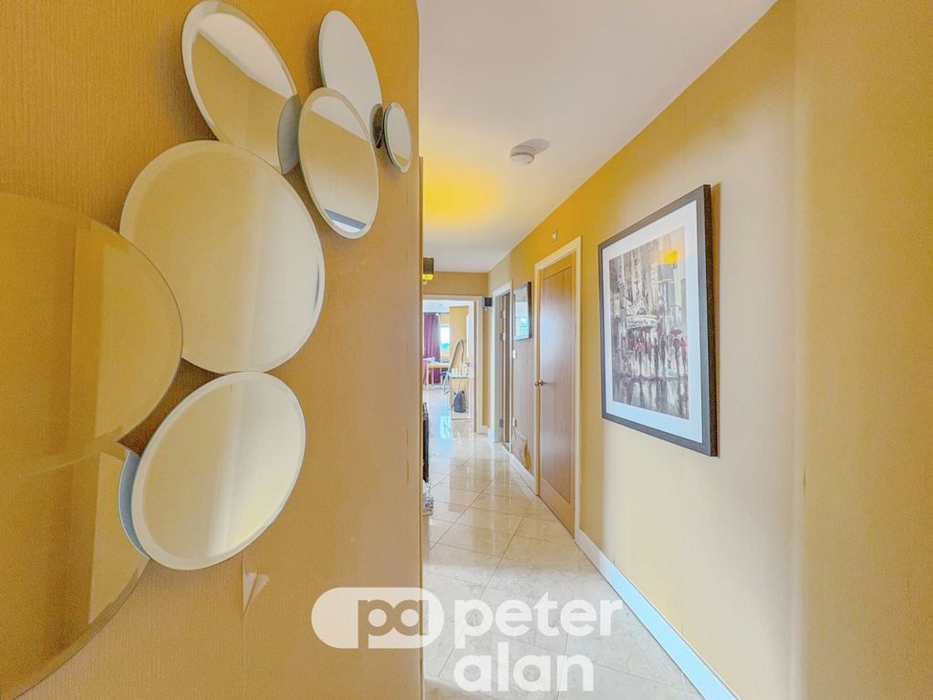 Property photo 3 of 12 Entrance Hall