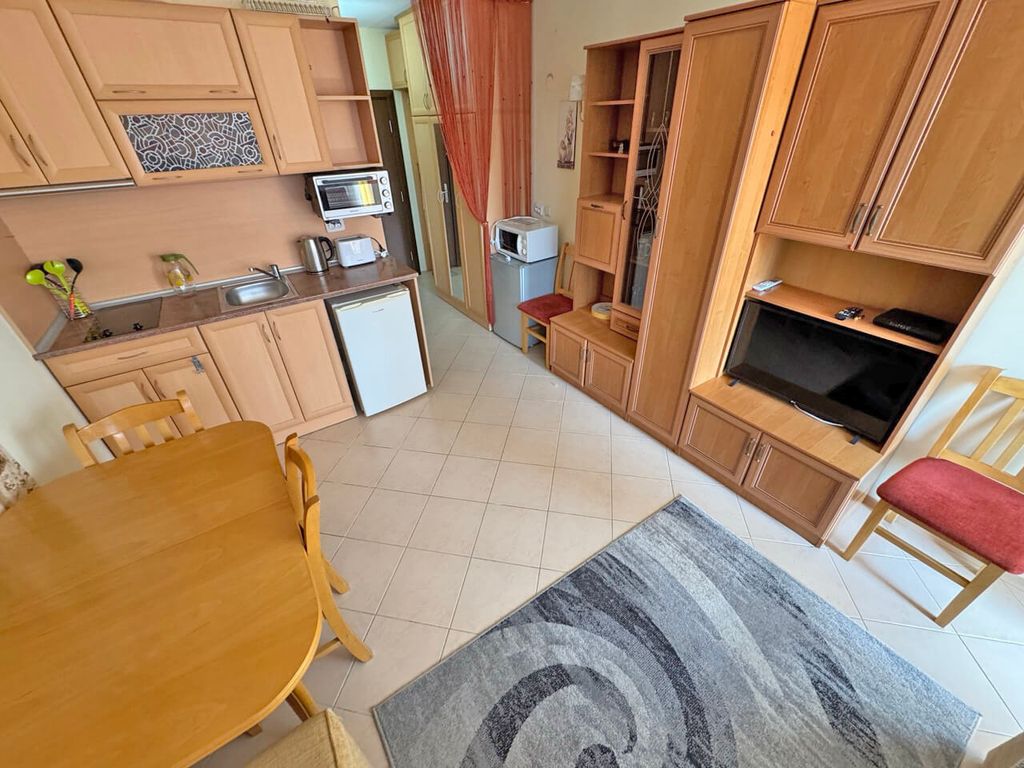 Property photo 3 of 11